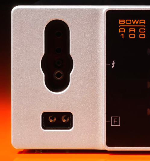 2-в-1: Разъем для двух инструментов в коагуляторе ARC 100 Разъем для двух инструментов в ARC 100